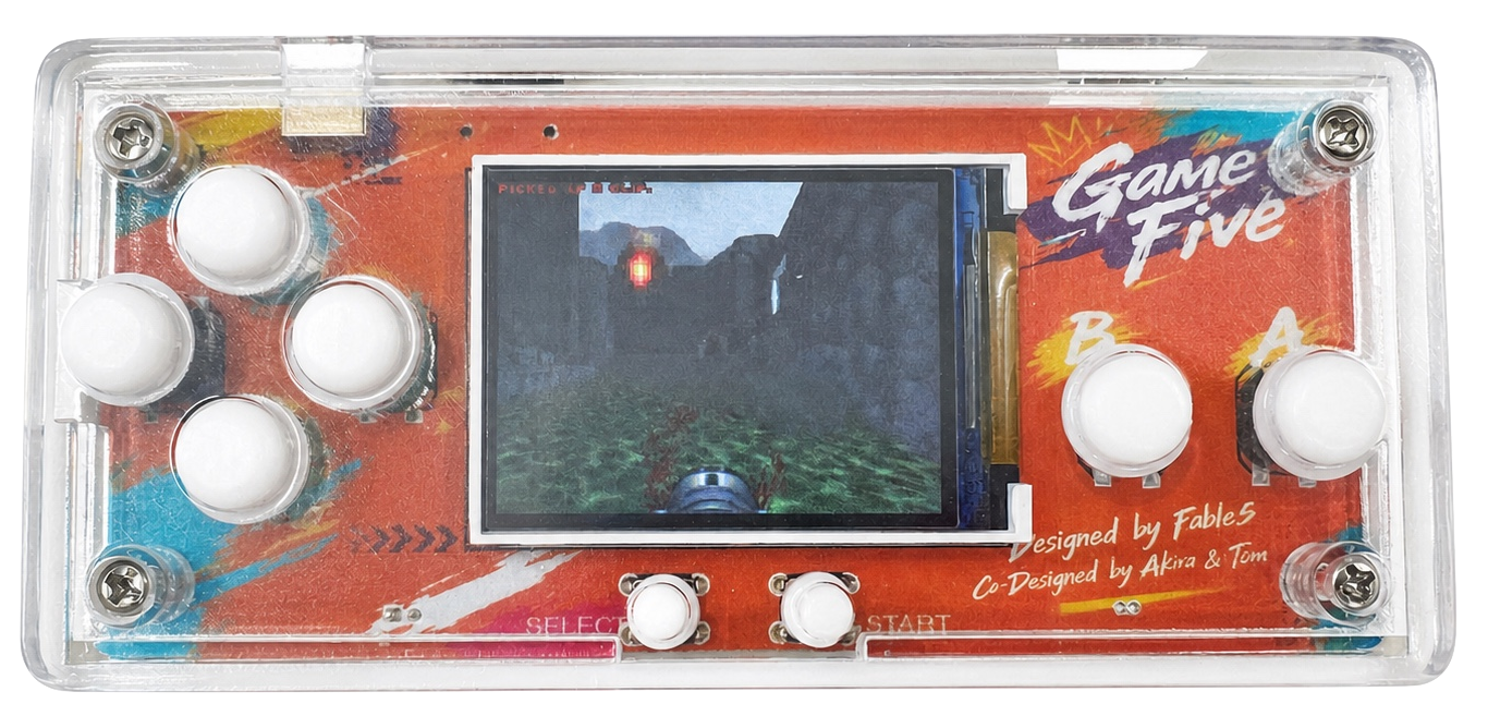 透明ケースに収められたGame Fiveゲームデバイスの正面